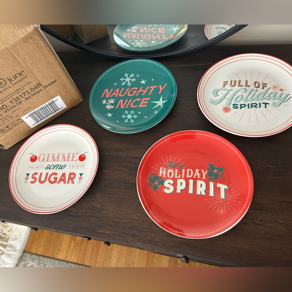 Wanda & June Festive Holiday Plates